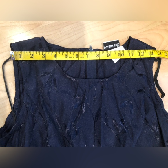 Beautifulful Asian-themed dress by Fashion Bug, size 18w - Picture 3 of 7